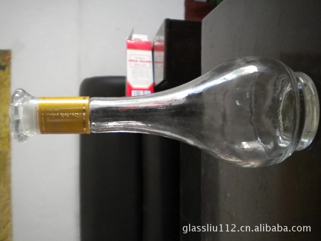 供應(yīng)高白料酒瓶,噴涂酒瓶,烤花酒瓶,白酒瓶