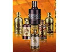 電鍍、噴涂與浮雕 現代酒瓶裝飾工藝的多元創新